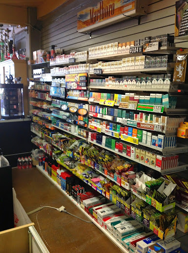 Gift Shop «Stay fly smoke shop», reviews and photos, 2645 El Camino Ave, Sacramento, CA 95821, USA