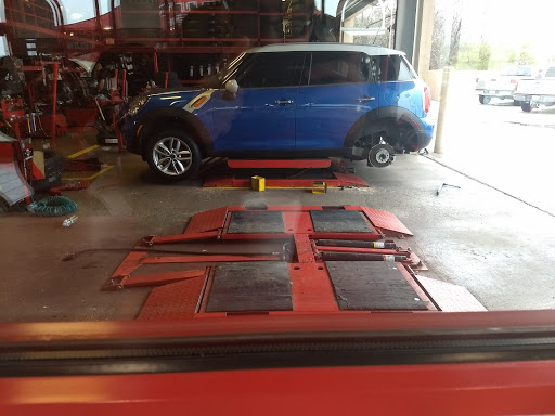 Tire Shop «Discount Tire Store - Leon Valley, TX», reviews and photos, 6221 Bandera Rd, Leon Valley, TX 78238, USA