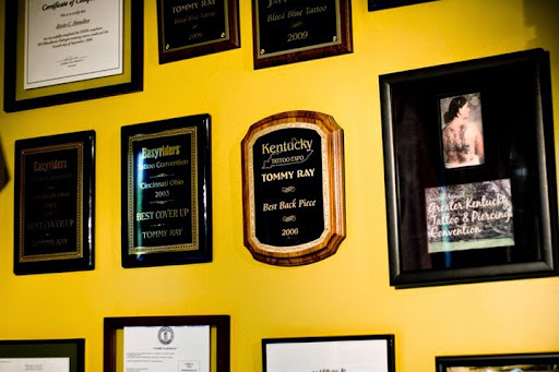 Tattoo and Piercing Shop «Bleed Blue Tattoo & Piercing», reviews and photos, 527 S Upper St, Lexington, KY 40508, USA