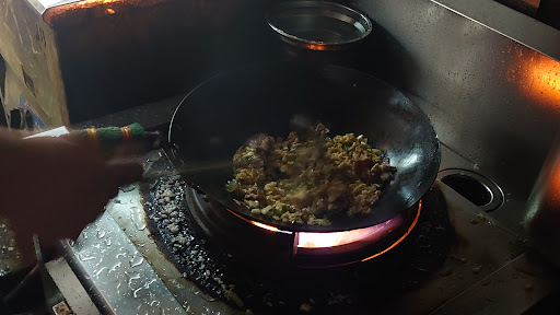 五花馬蛋包飯 的照片