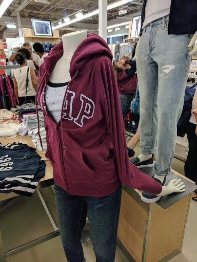 Clothing Store «Gap Outlet», reviews and photos, 5050 Factory Shops Blvd, Castle Rock, CO 80108, USA
