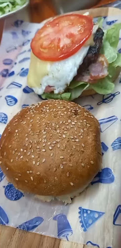 Omar's burger Atarazana