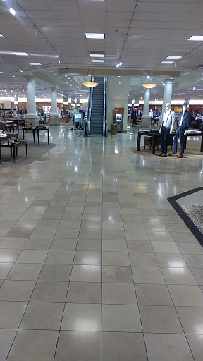 Department Store «Nordstrom MacArthur Center», reviews and photos, 301 Cumberland St, Norfolk, VA 23510, USA