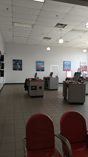 Tire Shop «Discount Tire Store - Joliet, IL», reviews and photos, 1719 W Jefferson St, Joliet, IL 60435, USA