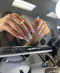 Nails Calgary Chinook plaza 244, 6100 Macleod Trail SW, Calgary, AB T2H 0K5