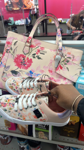 Clothing Store «Burlington Coat Factory», reviews and photos, 4701 N Harlem Ave, Harwood Heights, IL 60706, USA