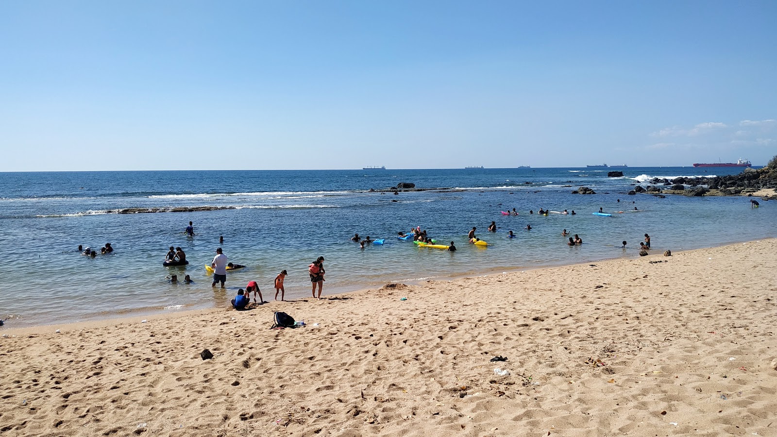 Φωτογραφία του Los Almendros Beach με επίπεδο καθαριότητας πολύ καθαρό