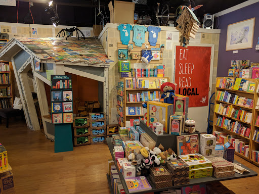Book Store «Bookbug - An Independent Bookstore for All Ages», reviews and photos, 3019 Oakland Dr, Kalamazoo, MI 49008, USA
