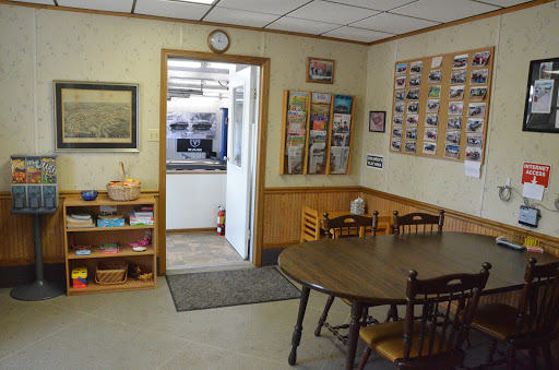 Used Car Dealer «Wayne Hall Chrysler Jeep Dodge», reviews and photos, 507 E Main St, Anamosa, IA 52205, USA