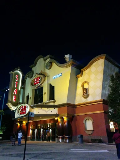 Movie Theater «AMC Classic Fairlane 21», reviews and photos, 18900