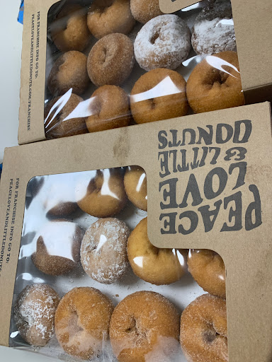 Donut Shop «Peace, Love And Little Donuts Of Green», reviews and photos, 3700 Massillon Rd, Uniontown, OH 44685, USA