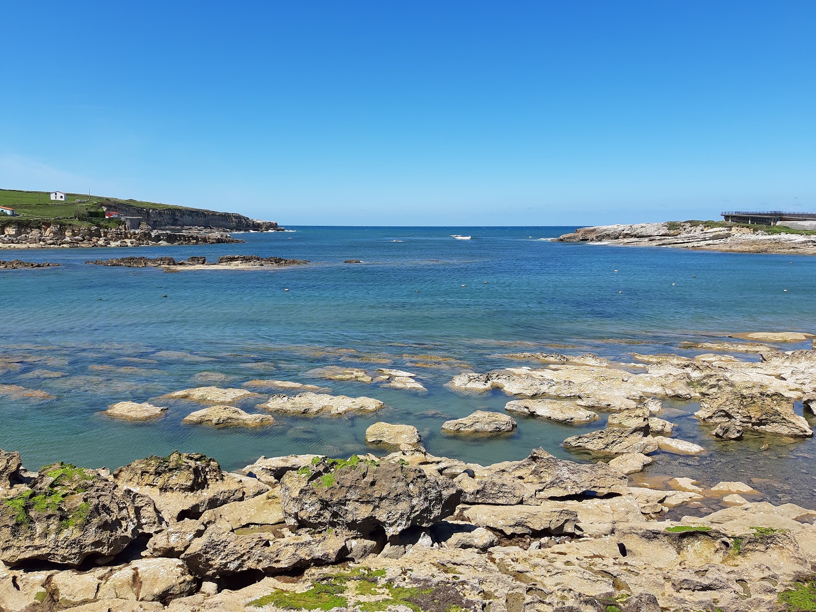 Foto von Playa La Maruca mit geräumige bucht