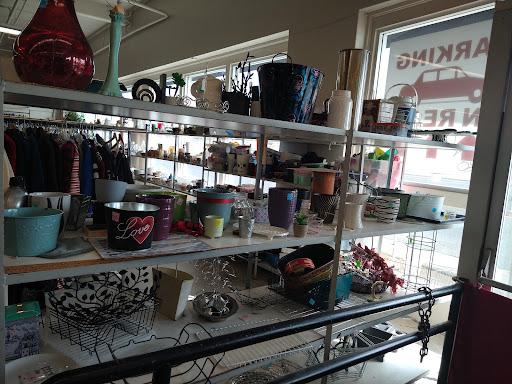 Thrift Store «Thrift Center Thrift Store», reviews and photos, 1060 El Camino Real, San Carlos, CA 94070, USA