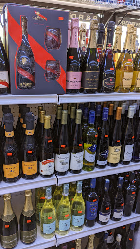 Liquor Store «Sunset Point Liquors», reviews and photos, 2516 Sunset Point Rd, Clearwater, FL 33765, USA