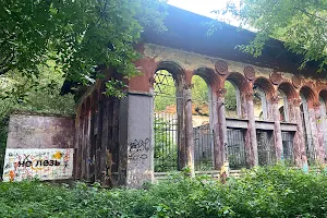 Руины ресторана «Лето» image