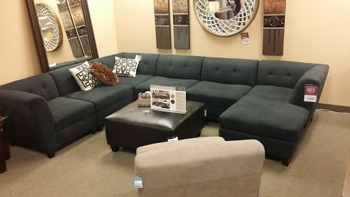 Furniture Store «Raymour & Flanigan Furniture and Mattress Store», reviews and photos, 100 Highland Ave, Seekonk, MA 02771, USA