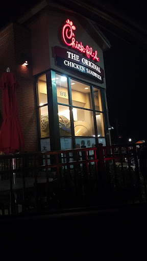Fast Food Restaurant «Chick-fil-A», reviews and photos, 1918 Wentzville Pkwy, Wentzville, MO 63385, USA