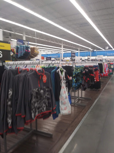 Department Store «Walmart Supercenter», reviews and photos, 6819 Walton Ln, Gloucester Courthouse, VA 23061, USA