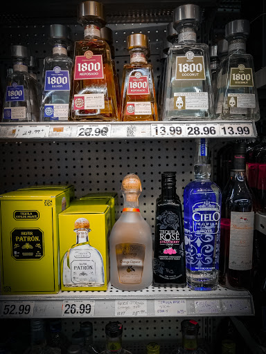 Supermarket «Hinky Dinky Supermarket», reviews and photos, 3110 M L King Ave, Flint, MI 48505, USA