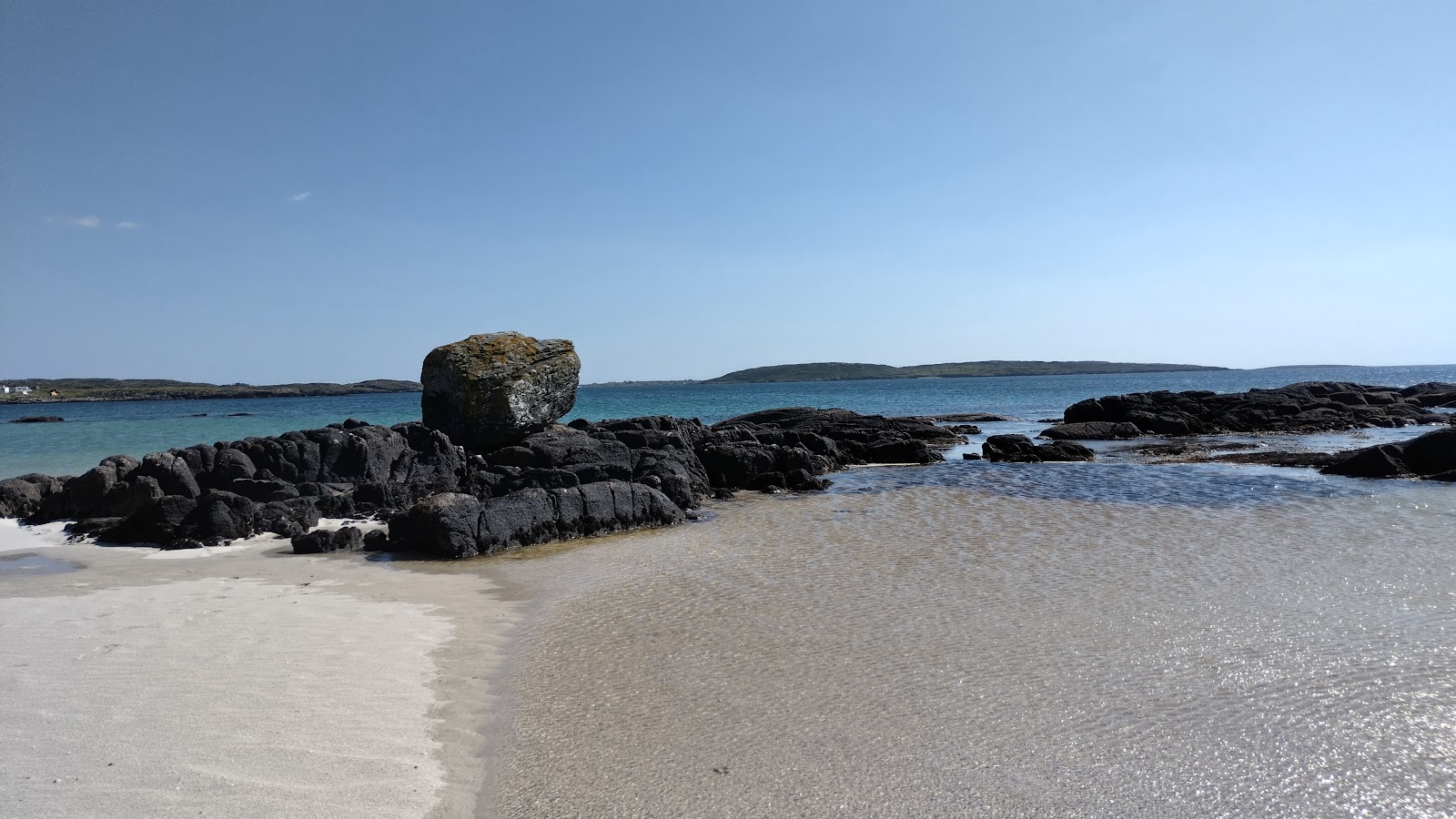 Foto de Fountaihill Beach localizado em área natural