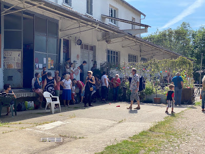 École de cirque Ivre d'équilibre à Saint-Juéry