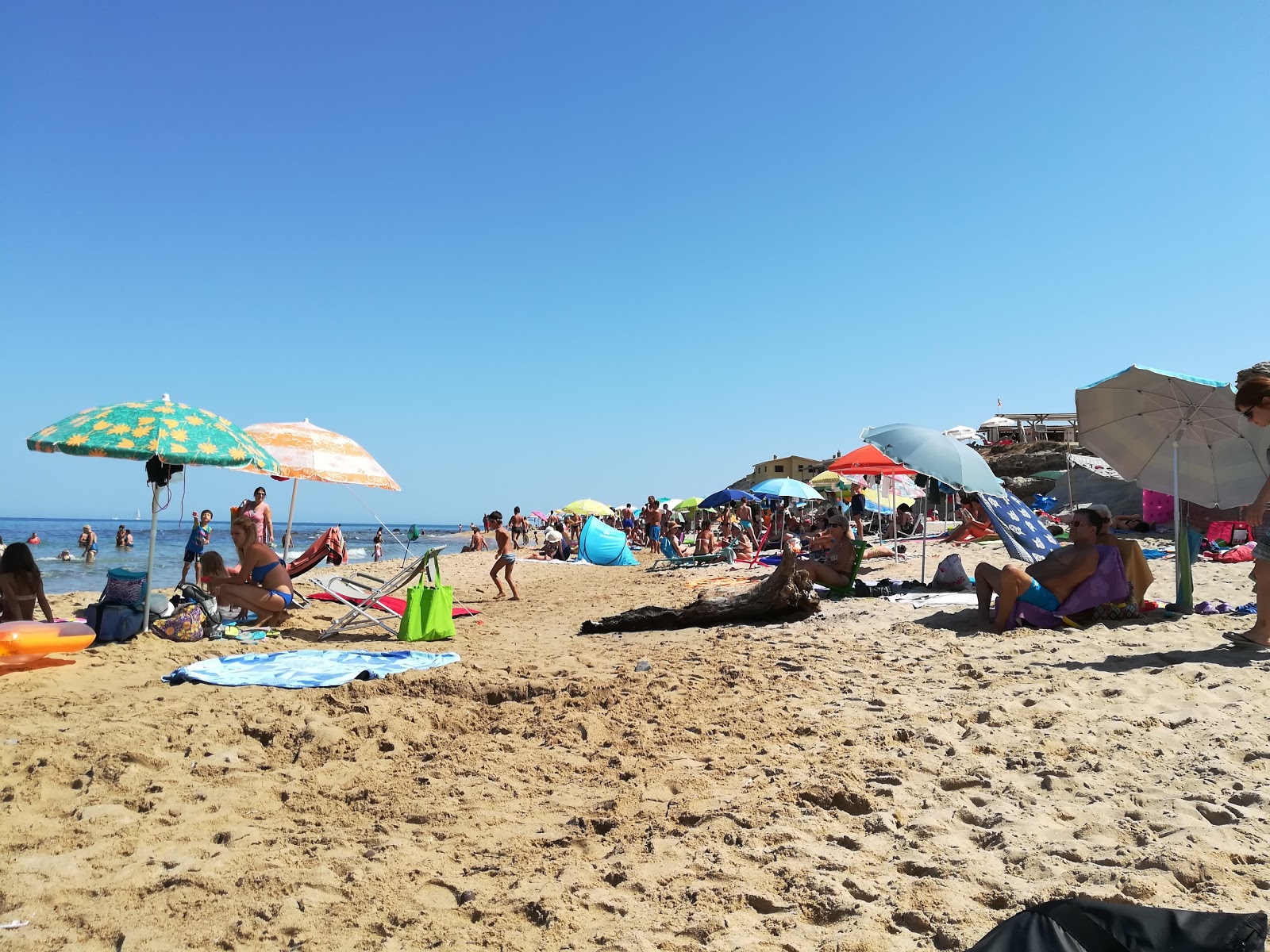 Spiaggia lu Bagnu'in fotoğrafı ve yerleşim