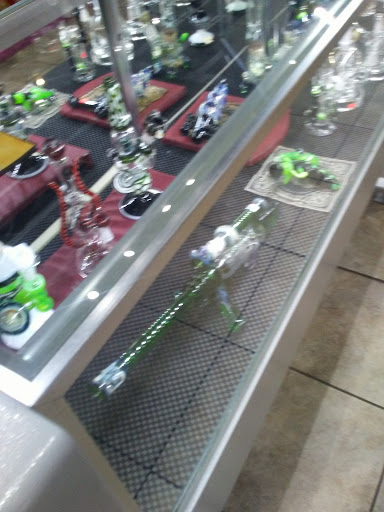 Tobacco Shop «Head Hunters Smoke Shop», reviews and photos, 2146 19th St, Lubbock, TX 79401, USA