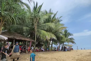 Pantai Kelapa Warna - Panyaungan image