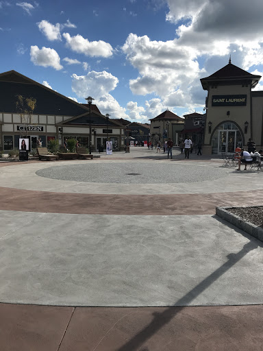 Sportswear Store «lululemon», reviews and photos, 498 Red Apple Ct #430, Central Valley, NY 10917, USA