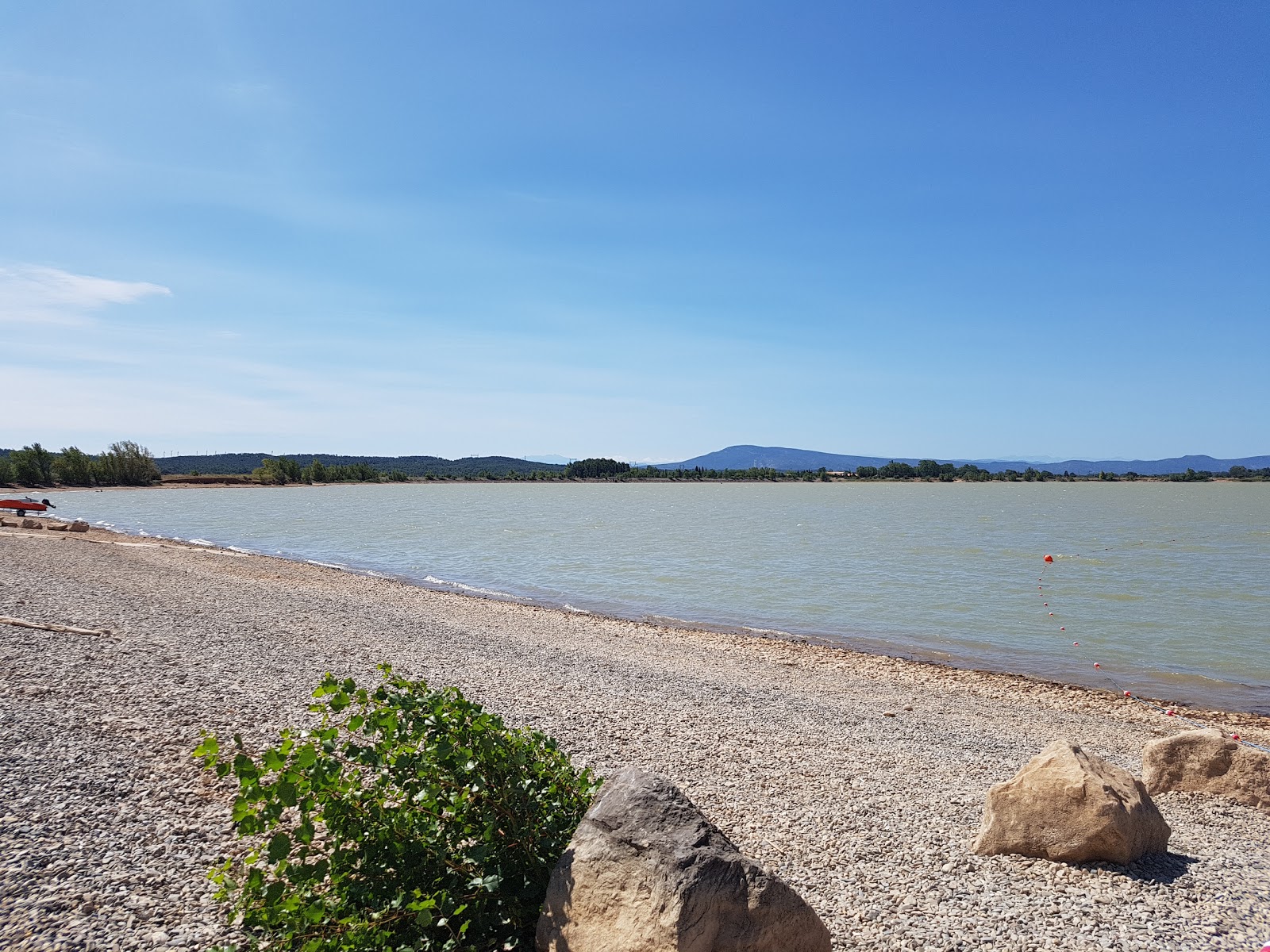 Foto von Plage du Lac de Jouarres und die siedlung