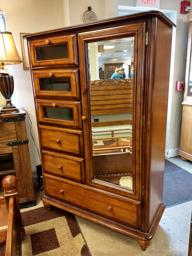 Consignment Shop «New Leaf Home Furnishings», reviews and photos, 2449 Pierce Dr #3, Spring Grove, IL 60081, USA