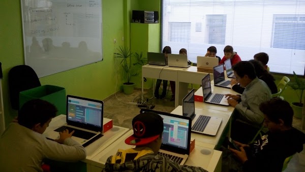 Academia de idiomas, apoyo escolar y gabinete pedagógico Formanovus