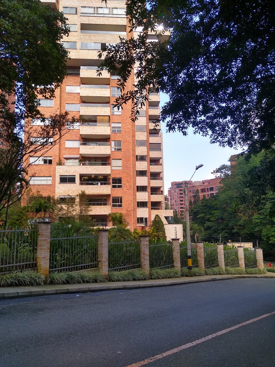 Edificio Plaza del Pinar