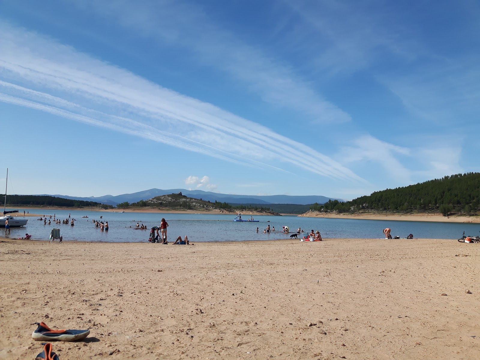 Foto von Embalse de Aguilar Playa annehmlichkeitenbereich