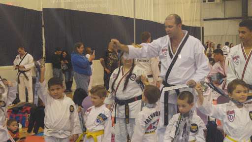 Outdoor Sports Store «Ho Chunk Sports and Expo Center», reviews and photos, 10 Southland Dr, Lynwood, IL 60411, USA