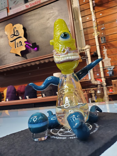 Tobacco Shop «La Tia Smoke Shop», reviews and photos, 154 Maverick St, East Boston, MA 02128, USA