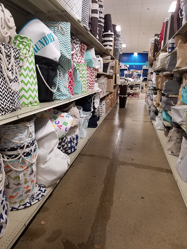 Home Goods Store «At Home», reviews and photos, 1325 N Meacham Rd, Schaumburg, IL 60173, USA