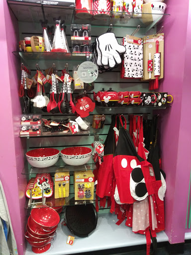 Toy Store «Disney Store», reviews and photos, 5300 S 76th St, Greendale, WI 53129, USA