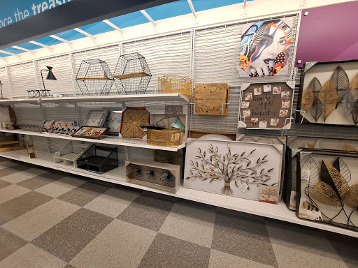 Clothing Store «Ross Dress for Less», reviews and photos, 99 Eglin Pkwy NE, Fort Walton Beach, FL 32548, USA