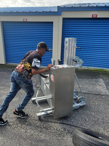 Self-Storage Facility «CubeSmart Self Storage», reviews and photos, 1700 Diamond Hill Road, Woonsocket, RI 02895, USA