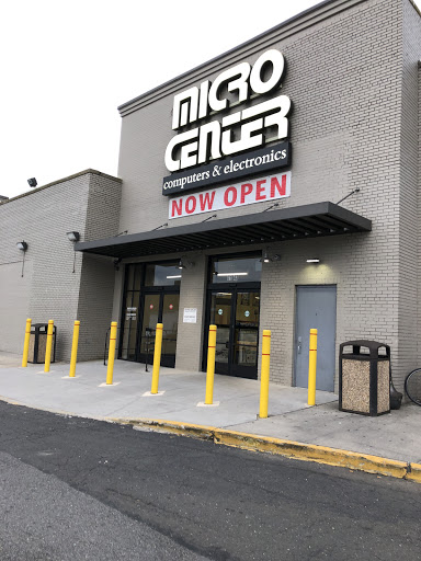 Electronics Store «Micro Center», reviews and photos, 71-43 Kissena Blvd, Flushing, NY 11367, USA