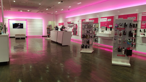Cell Phone Store «T-Mobile», reviews and photos, 62 Sunrise Hwy, Lindenhurst, NY 11757, USA