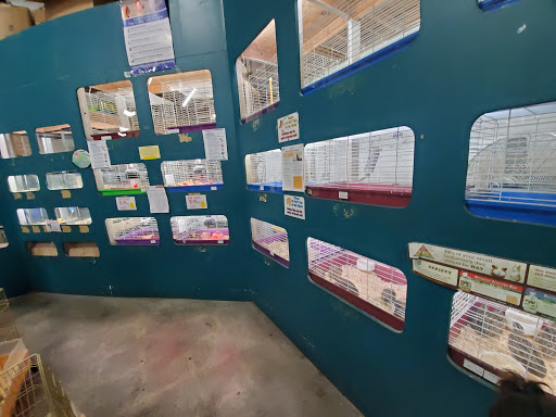 Pet Supply Store «Pet Supreme», reviews and photos, 12823 Foothill Blvd, Sylmar, CA 91342, USA