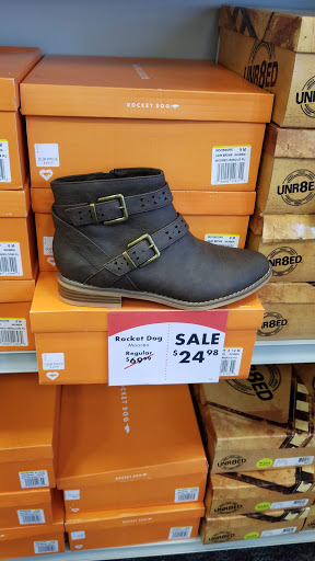 Shoe Store «Shoe Carnival», reviews and photos, 2700 N Narragansett Ave, Chicago, IL 60639, USA