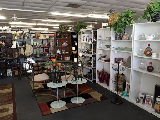 Shopping Mall «Village Square Shopping Center», reviews and photos, 2800 Recker Hwy, Winter Haven, FL 33880, USA