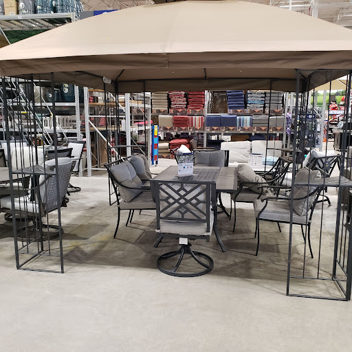 Shopping Mall «Lakeshore Crossing Shopping Center», reviews and photos, 410 Shallowford Rd, Gainesville, GA 30504, USA