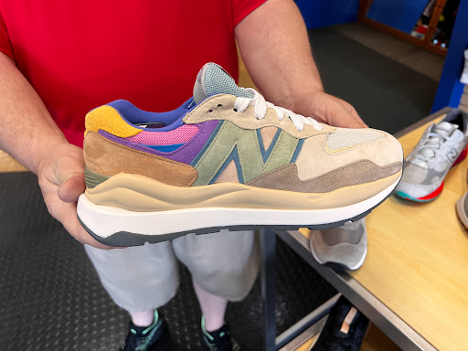 Shoe Store «New Balance Chicago», reviews and photos, 17W490 22nd St, Oakbrook Terrace, IL 60181, USA