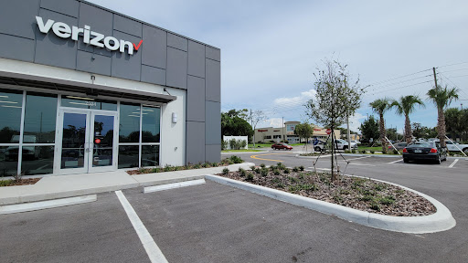 Cell Phone Store «GoWireless Verizon Authorized Retailer», reviews and photos, 4649 Sunray Dr, Holiday, FL 34690, USA