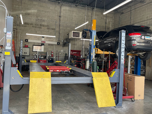 Auto Repair Shop «Altimate Auto Repair Inc.», reviews and photos, 1600 N Rand Rd, Arlington Heights, IL 60004, USA