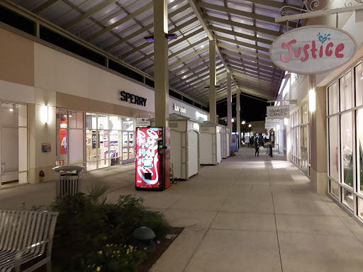 Outlet Mall «Tanger Outlet Myrtle Beach Hwy 17», reviews and photos, 10835 Kings Rd, Myrtle Beach, SC 29572, USA